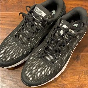 NWOT men’s under Armour charged rogue